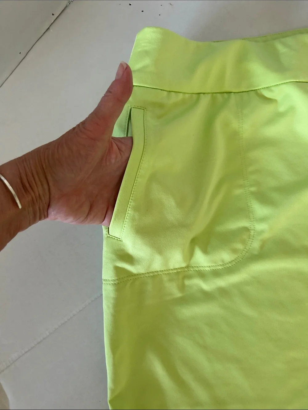ZENERGY GOLF BY CHICOS SKORT AND TOP LIGHTWEIGHT KNIT FABRIC GREEN & YELLOW SZ X